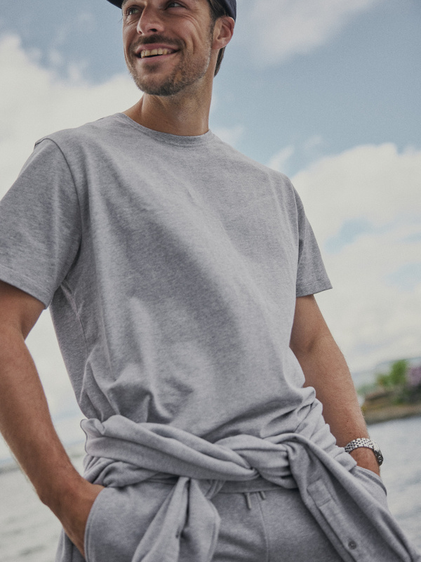 regular tee