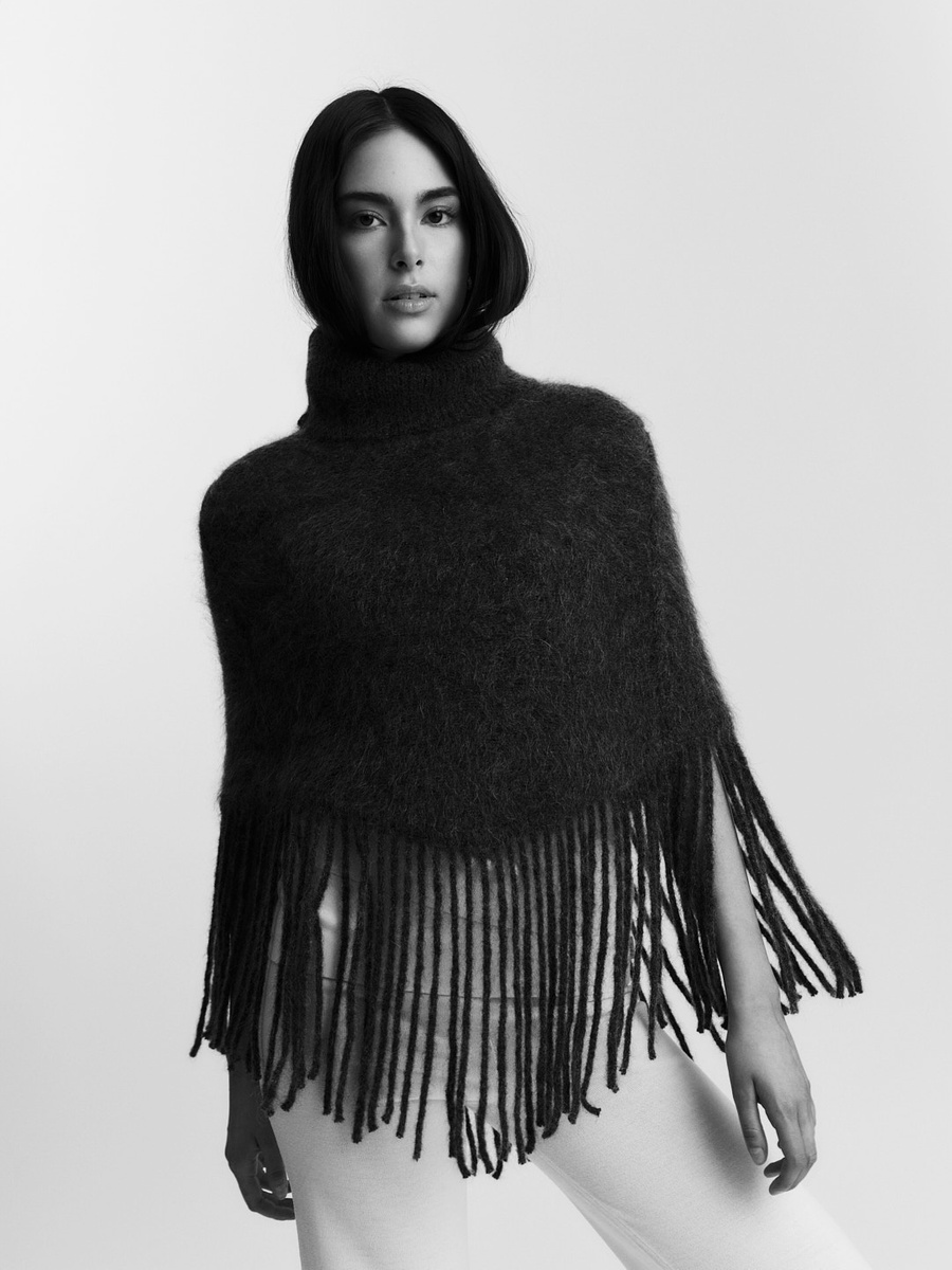 Nikola Chunky Poncho