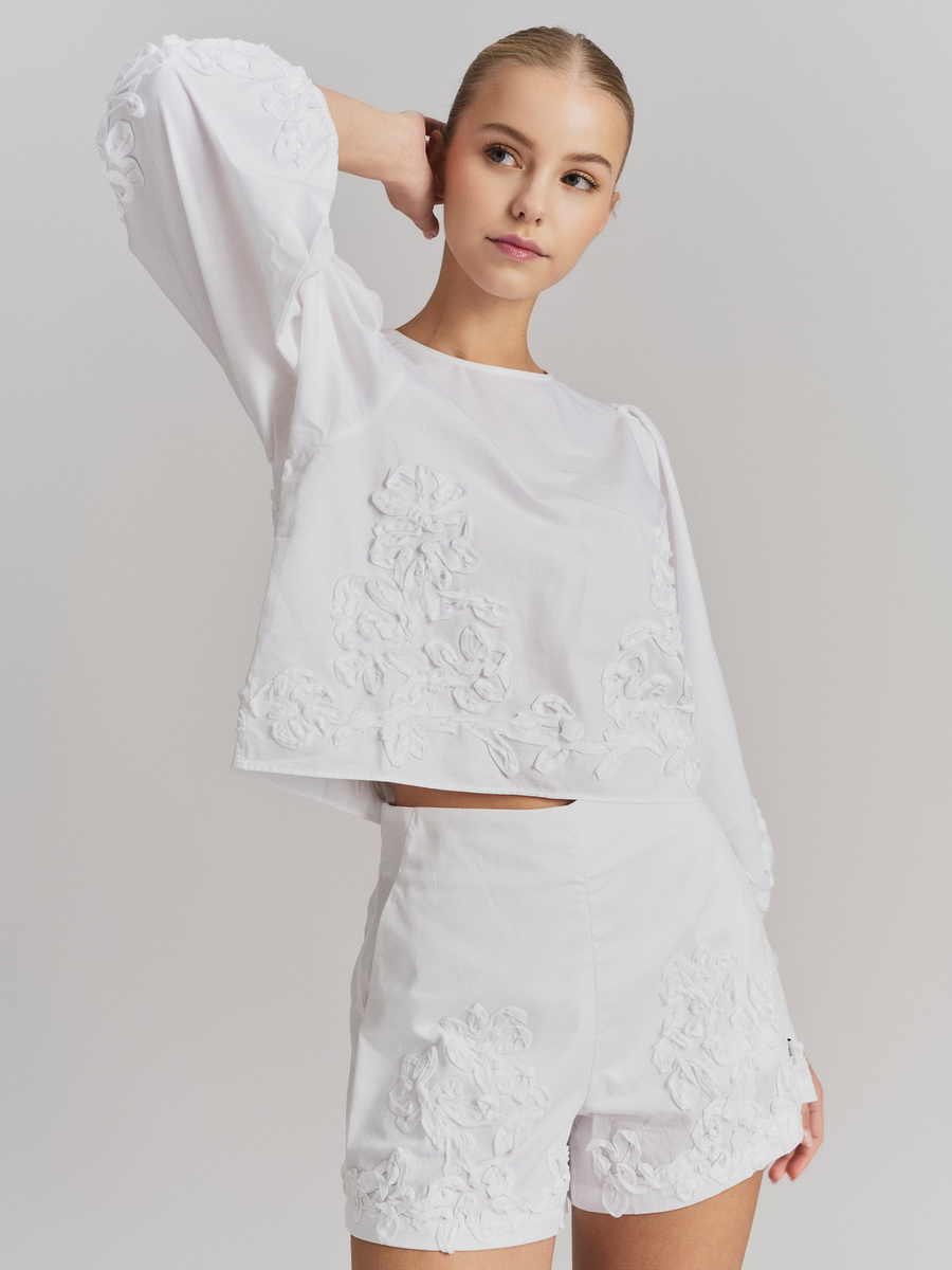 Vianna Embroidery Blouse