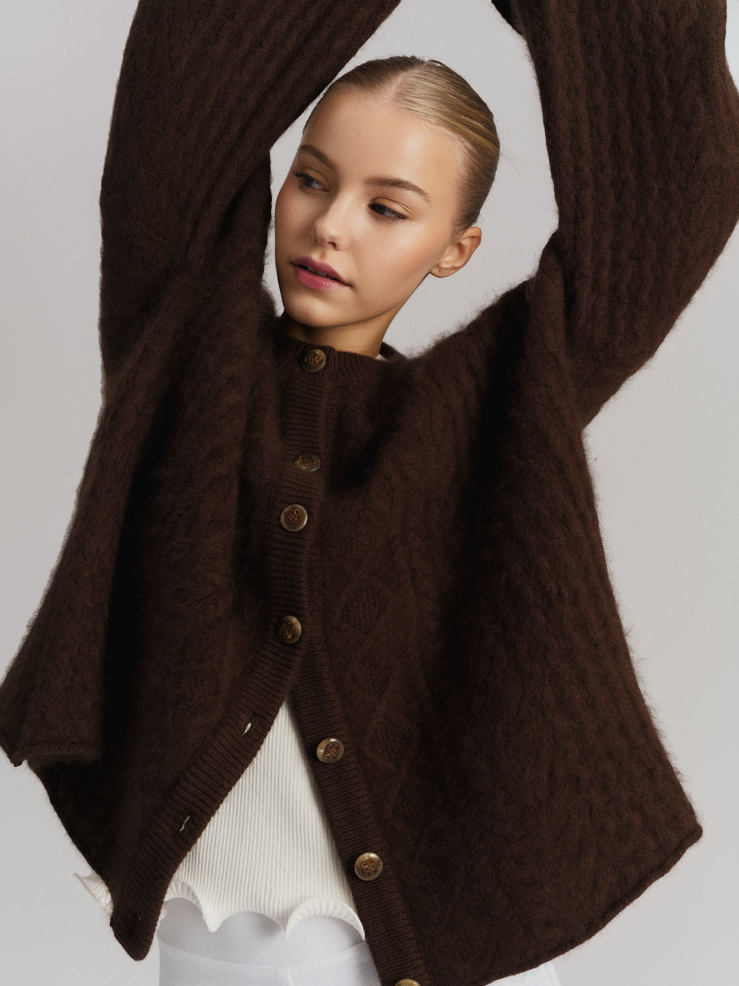 LENO “BRUSHED CARDIGAN” Ylva Brushed Cardigan - relaxed brushed merino knit